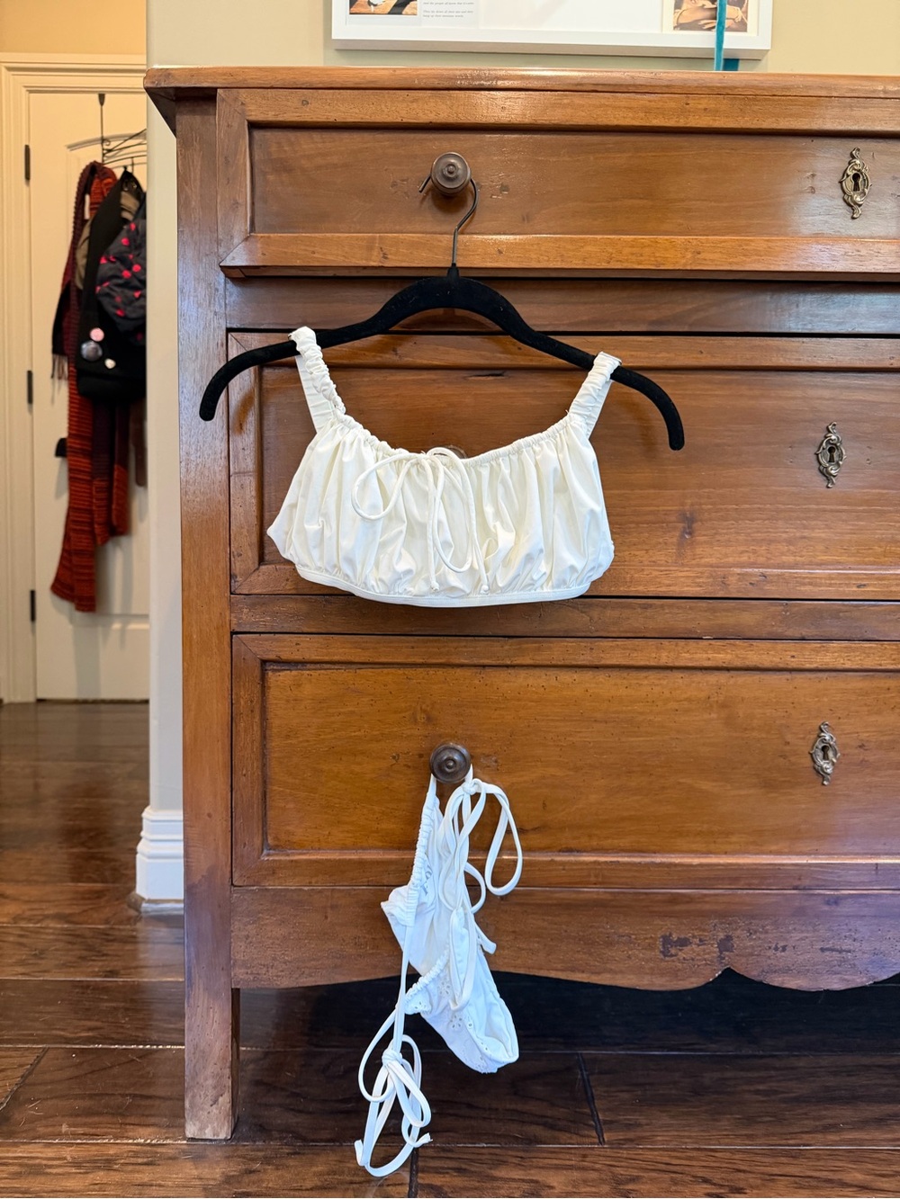 Frankie’s Bikinis White Set